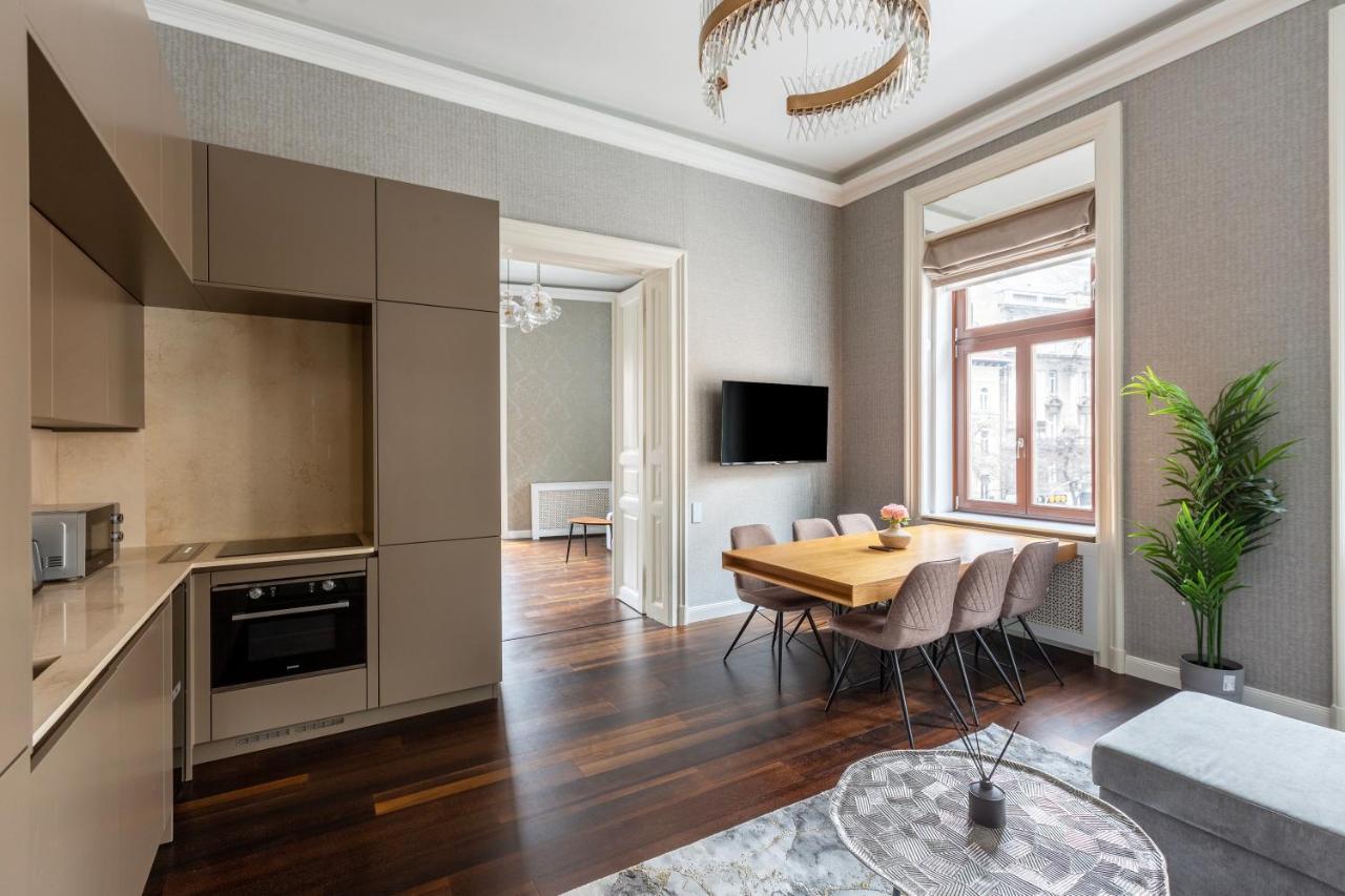 Luxury Apartment With Balcony Next To The New York Cafe Budapest Exterior photo
