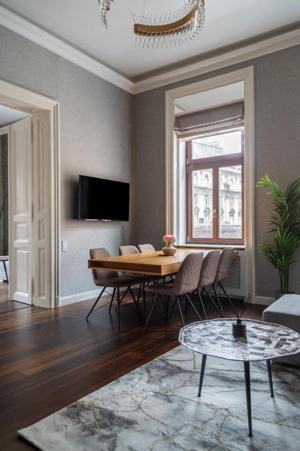 Luxury Apartment With Balcony Next To The New York Cafe Budapest Exterior photo