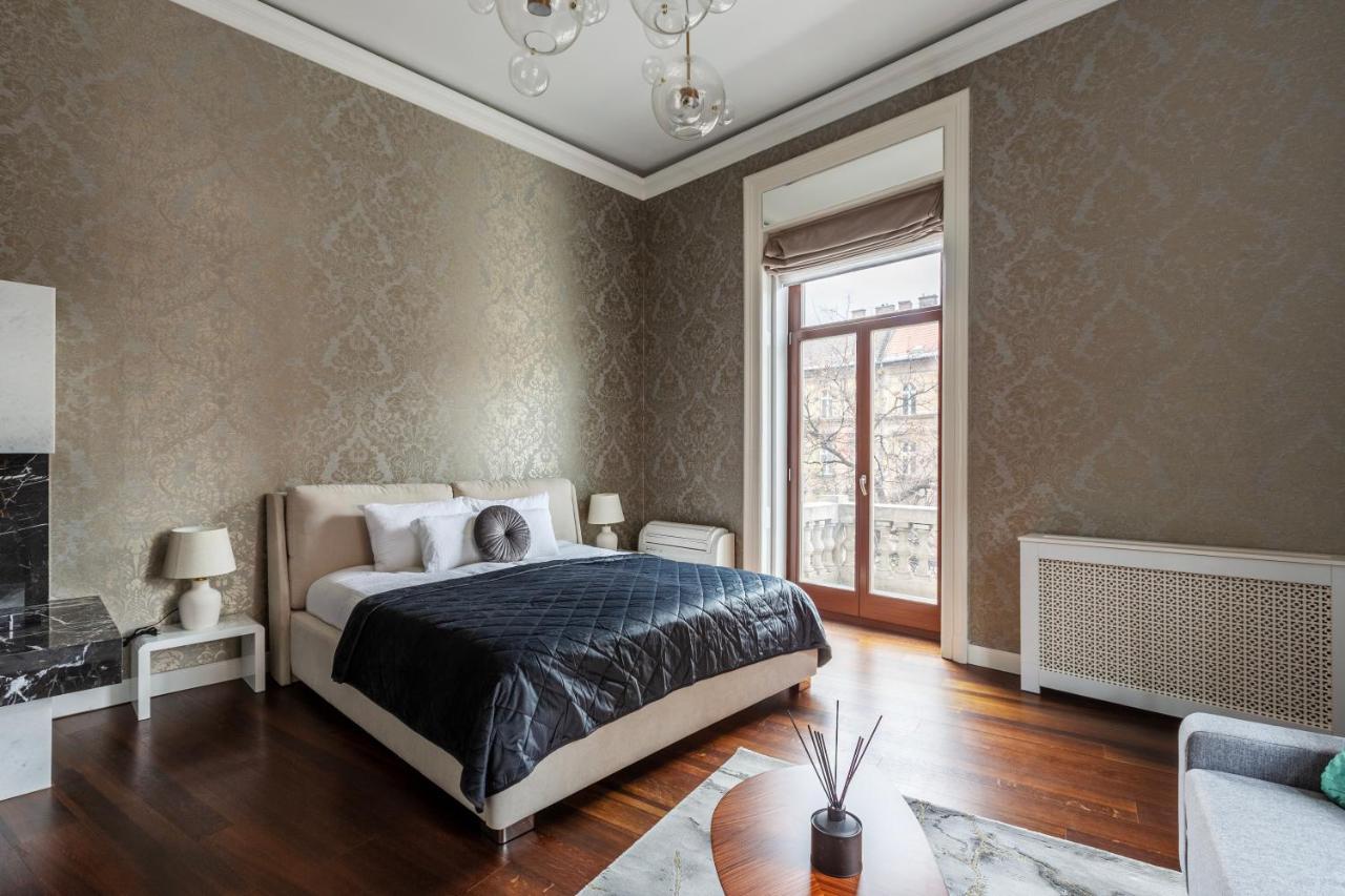 Luxury Apartment With Balcony Next To The New York Cafe Budapest Exterior photo